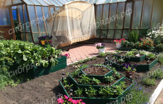 Клумба "Альпийская горка" в Казани Клумба "Альпийская горка" в Казани